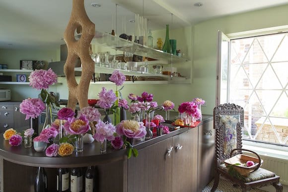 featured image for post: How to Decorate with Flowers and Floral Patterns