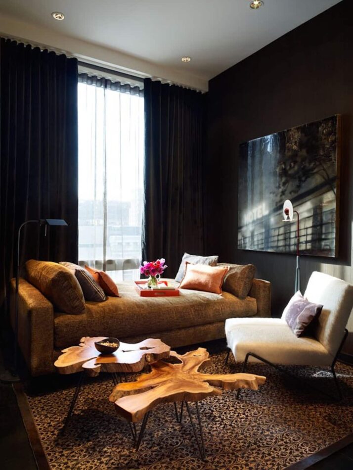 Living room by Bradley Bayou in New York