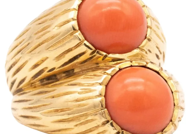 featured image for post: This 1950s Cartier Toi et Moi Ring Is a Summer Stunner