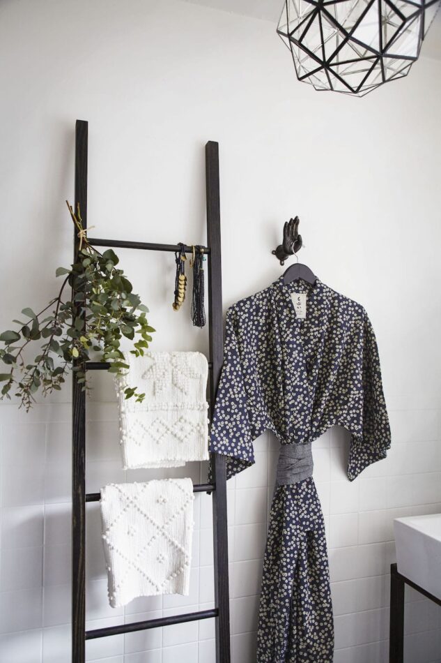 Lauren Aviva of L'Aviva Home's bathroom