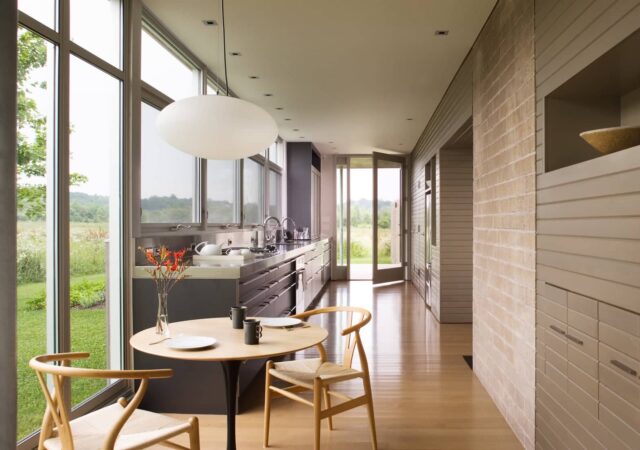 featured image for post: Contemporary vs. Modern Design: Major Differences and Examples