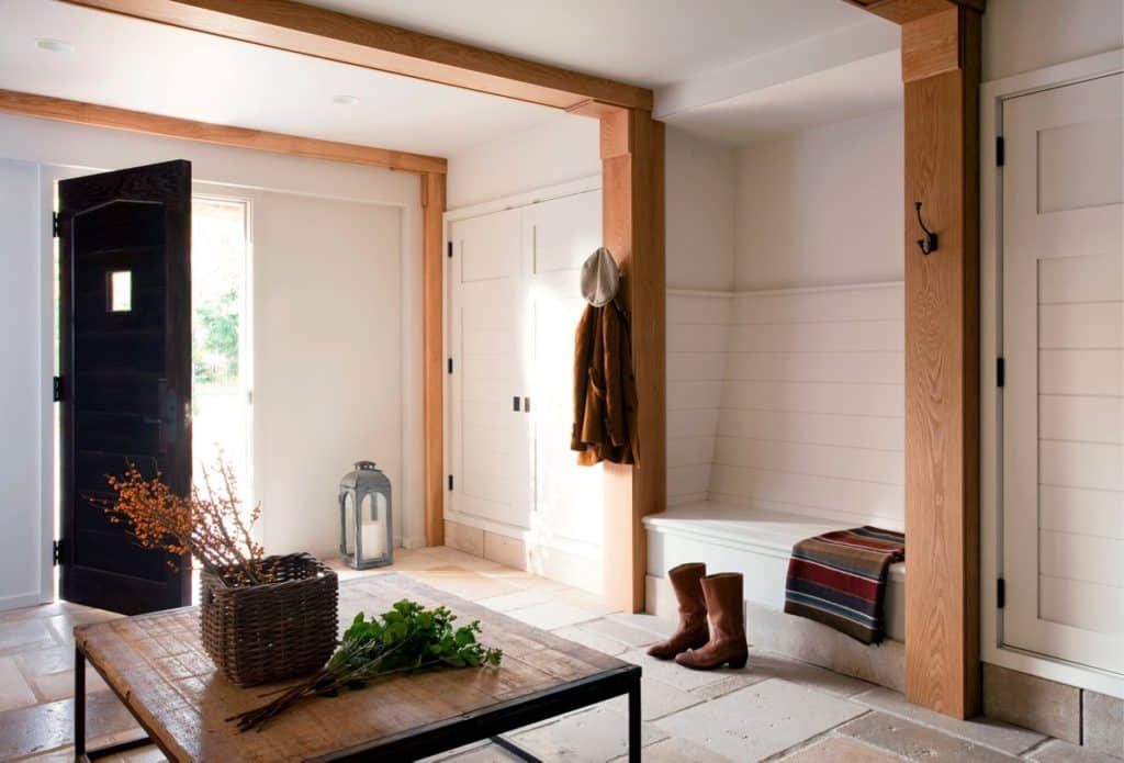 Massachusetts mudroom by Studio Dykas