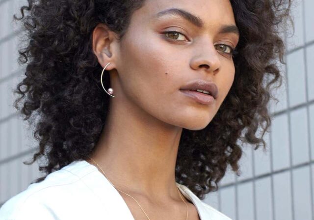 featured image for post: Designers Making a Major Impact with Minimalist Jewelry