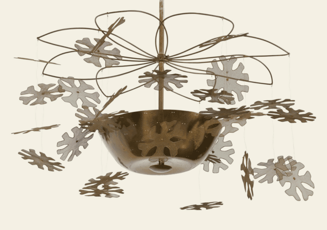 featured image for post: Paavo Tynell’s Snowflake Chandelier Warms Up Any Room