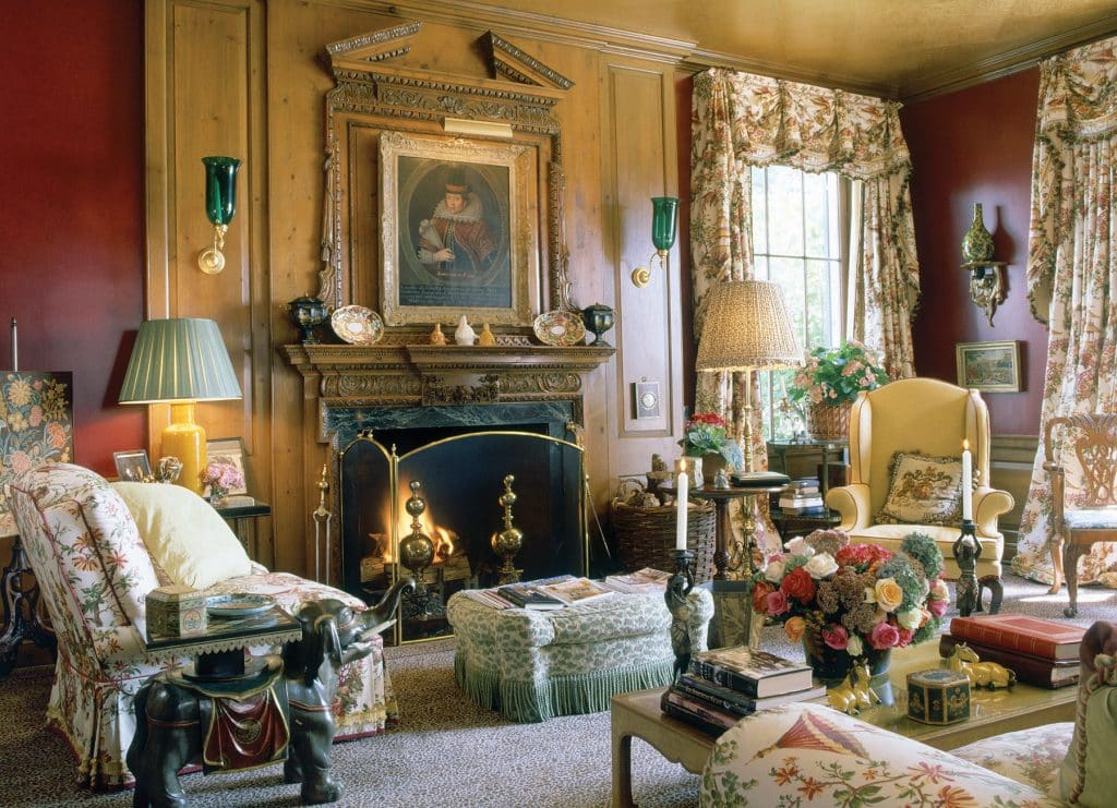 Mario Buatta Using A Single Pattern In More Than One Way Room Is Design Move Buatta Picked Up From Billy Baldwin Photo By Gordon Beall Architectural Digest
