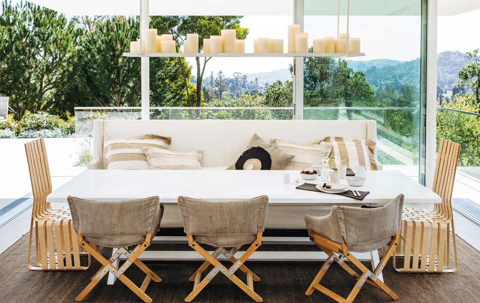 Beauty by the bay — 1stdibs introspective