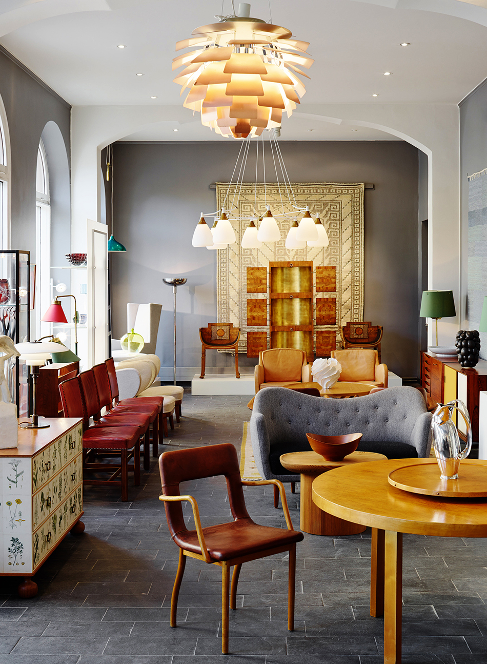 Among the pieces currently on display are a Finn Juhl sofa, 1940s; a Josef Frank for Svenskt Tenn chest of drawers, 1940s; and a Flemming Lassen armchair, 1937. All photos courtesy of Modernity