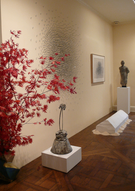 McGinnis frequently works with art-world figures and collectors, include a New York resident whose bronze Cy Twombly sits to the left of a wall-mounted Teresita Fernández work. The floor sculpture, Reishaus, is by Wolfgang Laib. Photo by Roe Ethridge