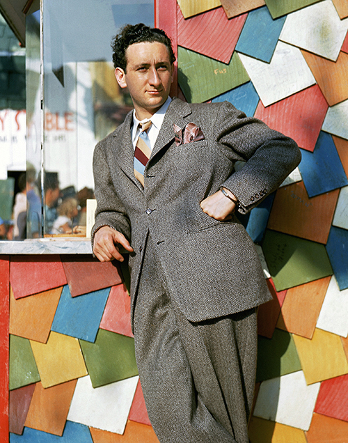 “He treated stars with respect, but he treated them as people,” says Ron Avery of his father, seen here at Santa Monica’s now-defunct Pacific Ocean Park in 1940. Photo © Sid Avery/mptvimages.com