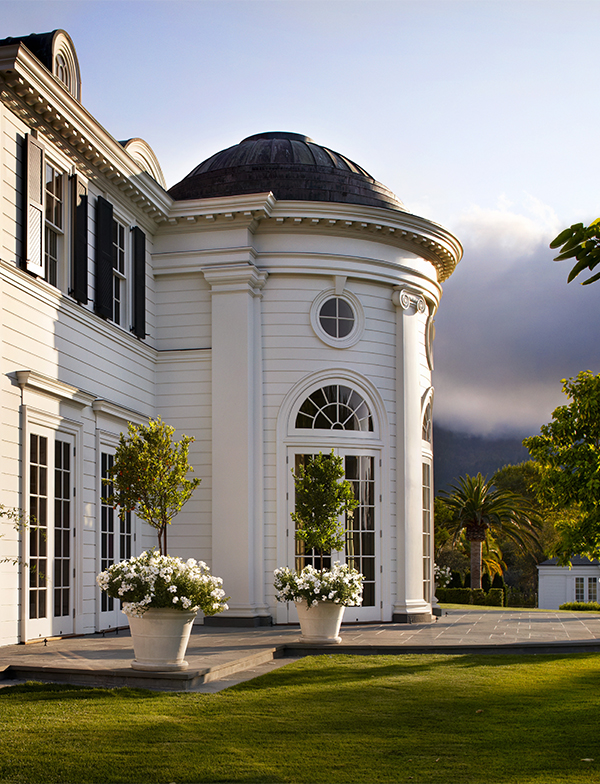 A semicircular projecting entrance is just one distinguishing feature of this residence (2007) in northern California. Photo by Michael Biondo