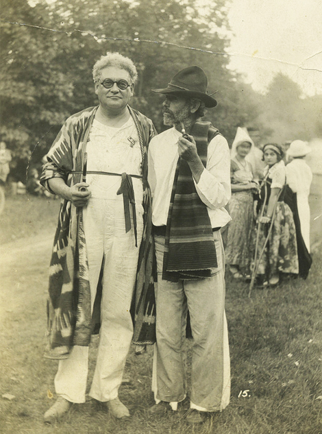Robert Winthrop Chanler in Woodstock, New York, in 1924 with writer Hervey White, whose radical artists’ colony, the Maverick, Chanler belonged to in the early 1920s.