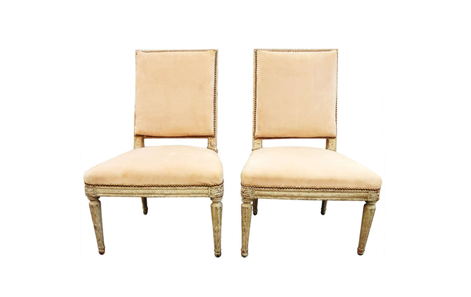 Robert Pal S Interiors Are Designated Hits 1stdibs Introspective Pair Of Painted Side Chairs From The Collection Cole Porter 18th Century Offered By David Bell