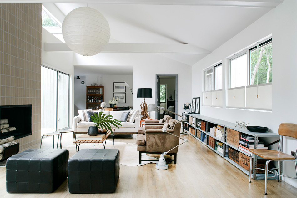 Mid-century and industrial pieces combine to laid-back effect in Groves's former East Hampton home. Photo by Eric Striffler