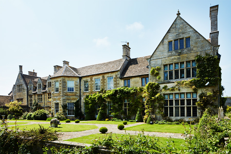 Shopping for Antiques in a British Royal Residence 1stdibs Introspective