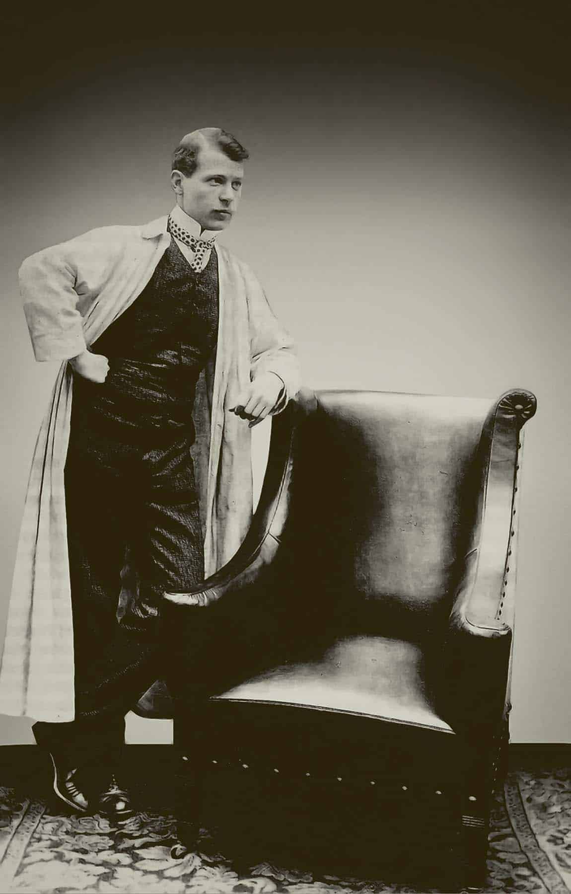 100 Years Ago, Walter Knoll Bet Big on Modernist Furniture