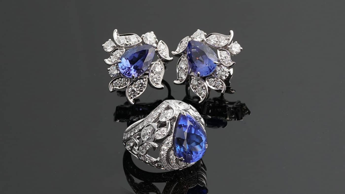 Ensemble de bijoux en tanzanite Van Cleef and Arpels vendu par Opulent Jewelers