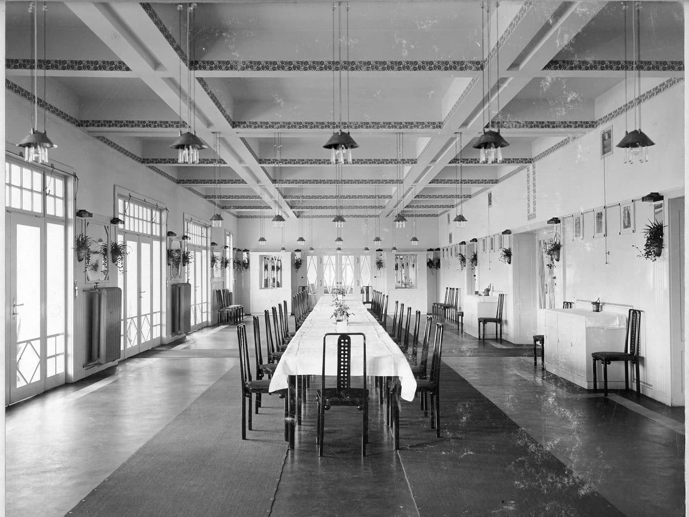 La salle à manger du Sanatorium Westend, conçue par Josef Hoffmann