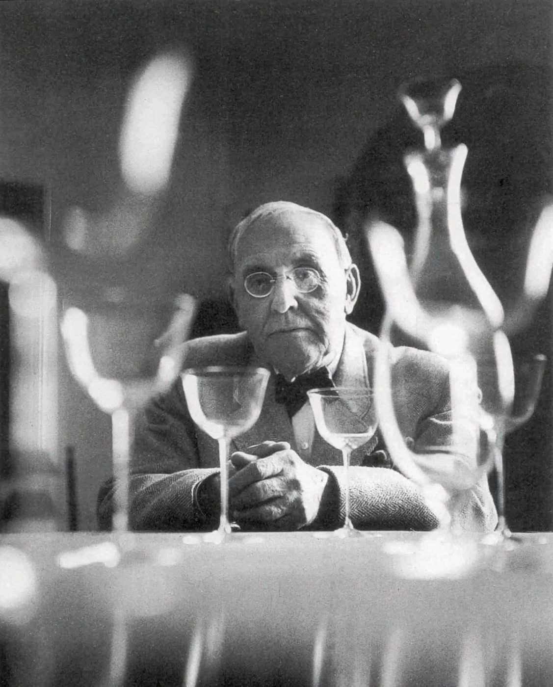 Portrait en noir et blanc de Josef Hoffmann en 1954