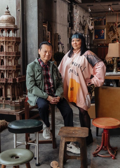 Foto von Möbelhändler Joel Chen und seiner Tochter Bianca Chen