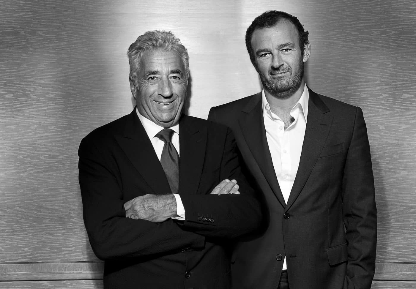 Portrait en noir et blanc de David Morris et de son fils Jeremy