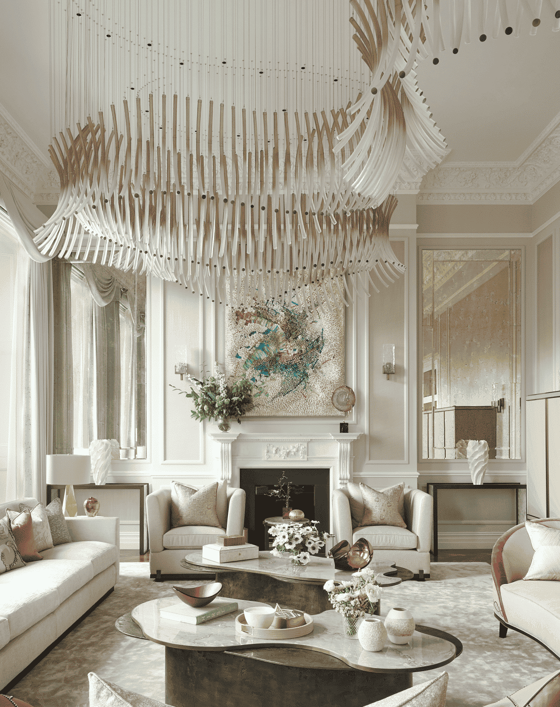 Von Katharine Pooley gestaltetes Wohnzimmer in neutralen Tönen mit großem Kronleuchter